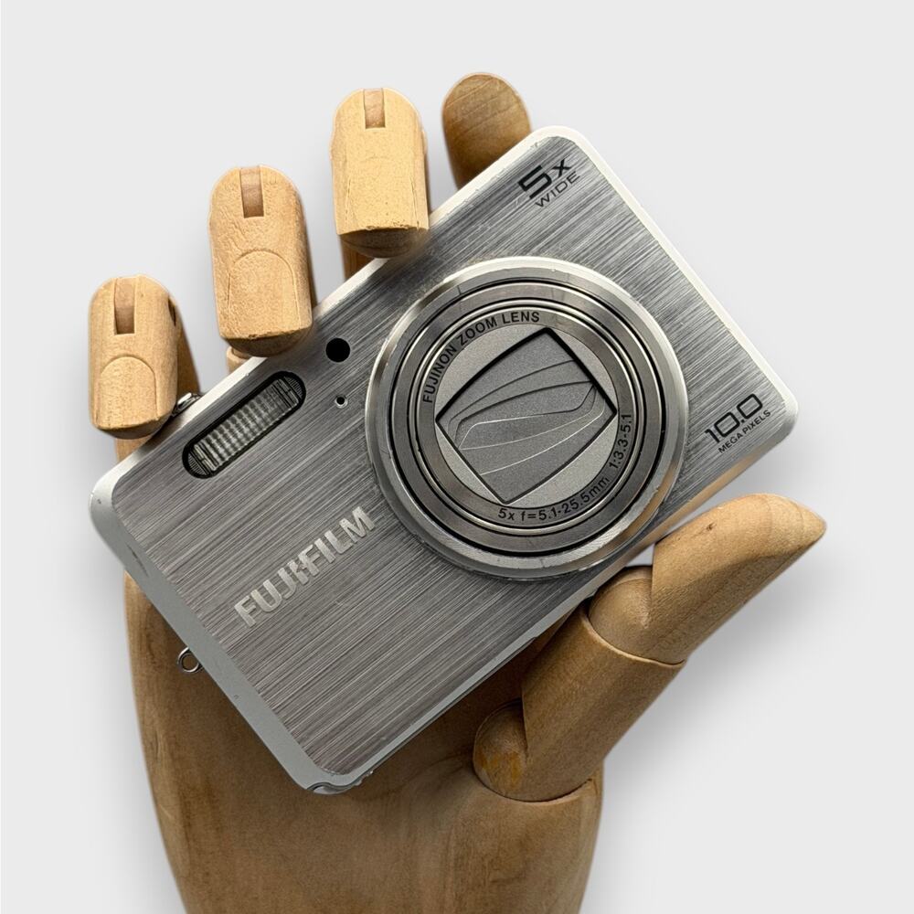 Fujifilm FinePix J110W Digital Camera | 10MP | Silver